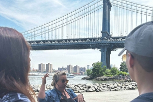 NYC: Tour del ponte di Brooklyn e di DUMBO con traghetto sull'East River