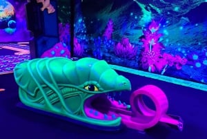 American Dream: Blacklight Mini Golf Eintrittskarte