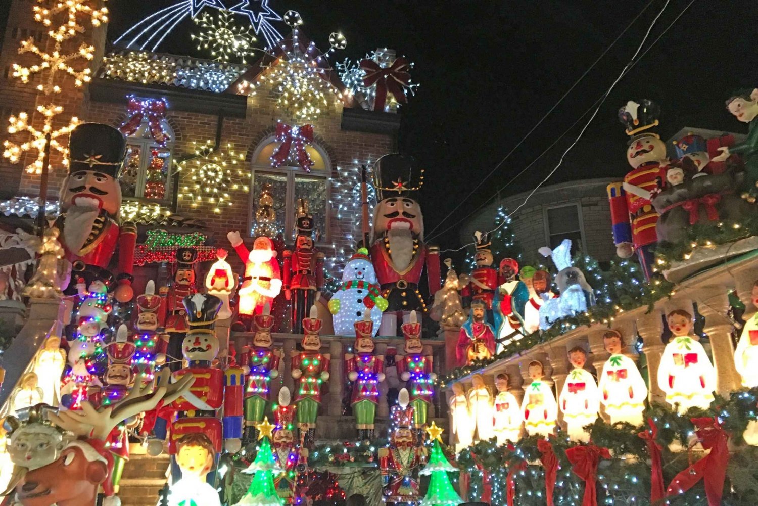 Brooklyn: 1.5-Hour Dyker Heights Christmas Lights Tour