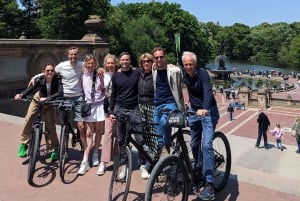 Central Park: Tour in bicicletta bizzarro e radicale dell'Upper Manhattan