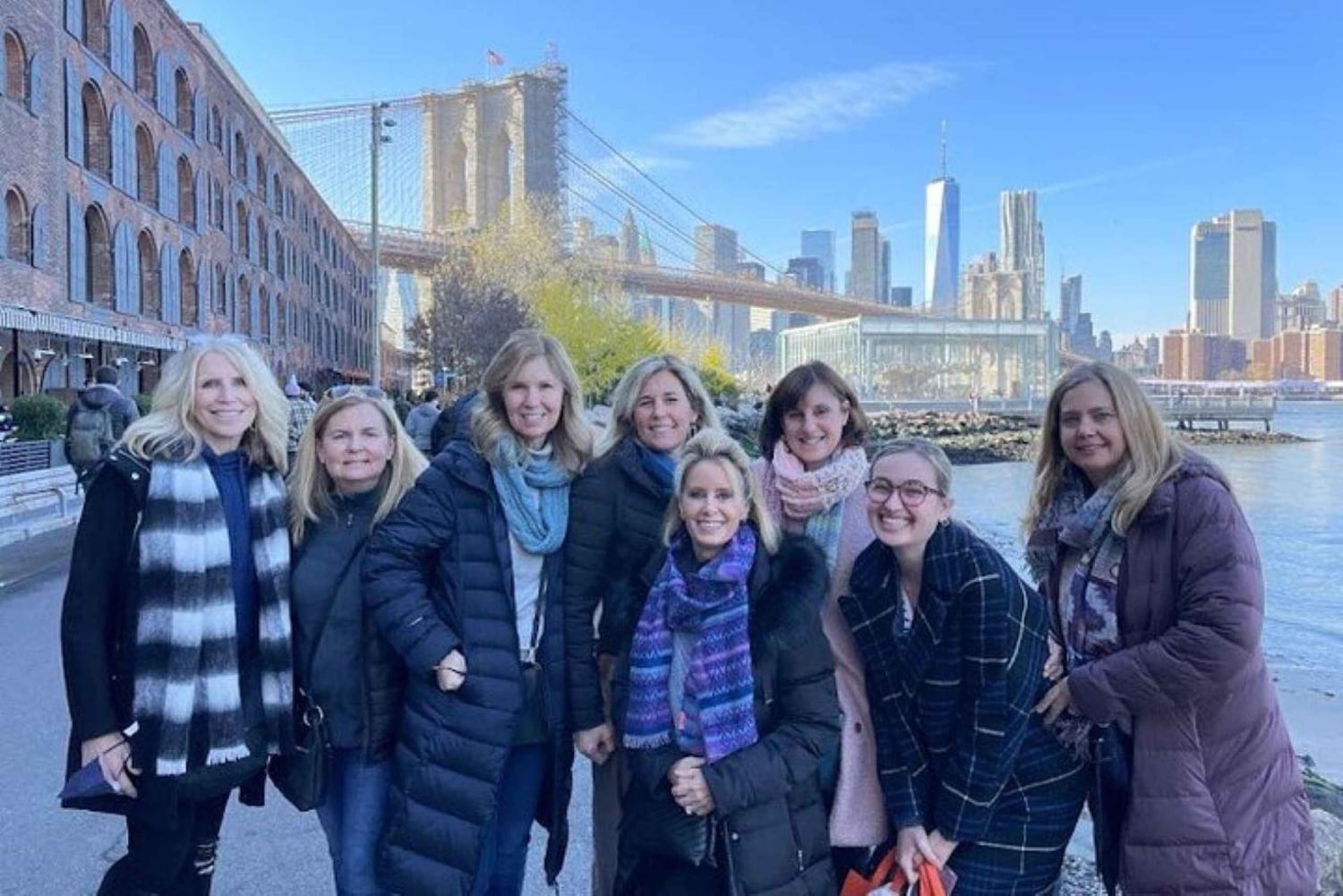 マンハッタン発：ブルックリンの食と文化を巡る半日バスツアー