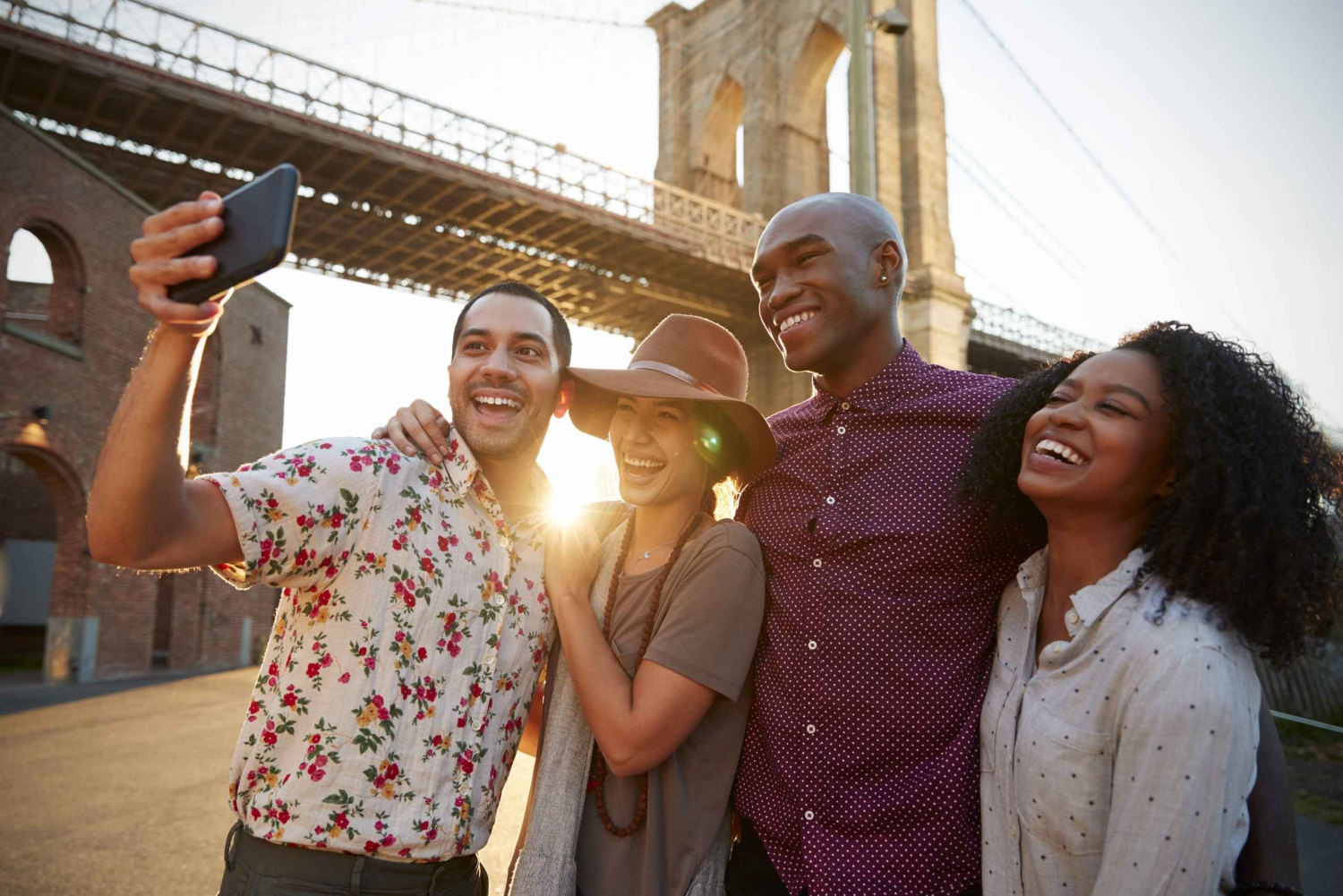 マンハッタン発：ブルックリンの食と文化を巡る半日バスツアー