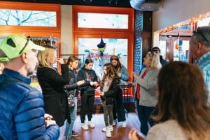 マンハッタン発：ブルックリンの食と文化を巡る半日バスツアー