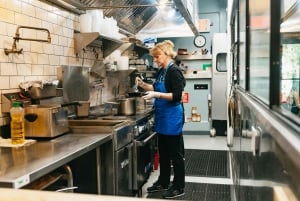 マンハッタン発：ブルックリンの食と文化を巡る半日バスツアー