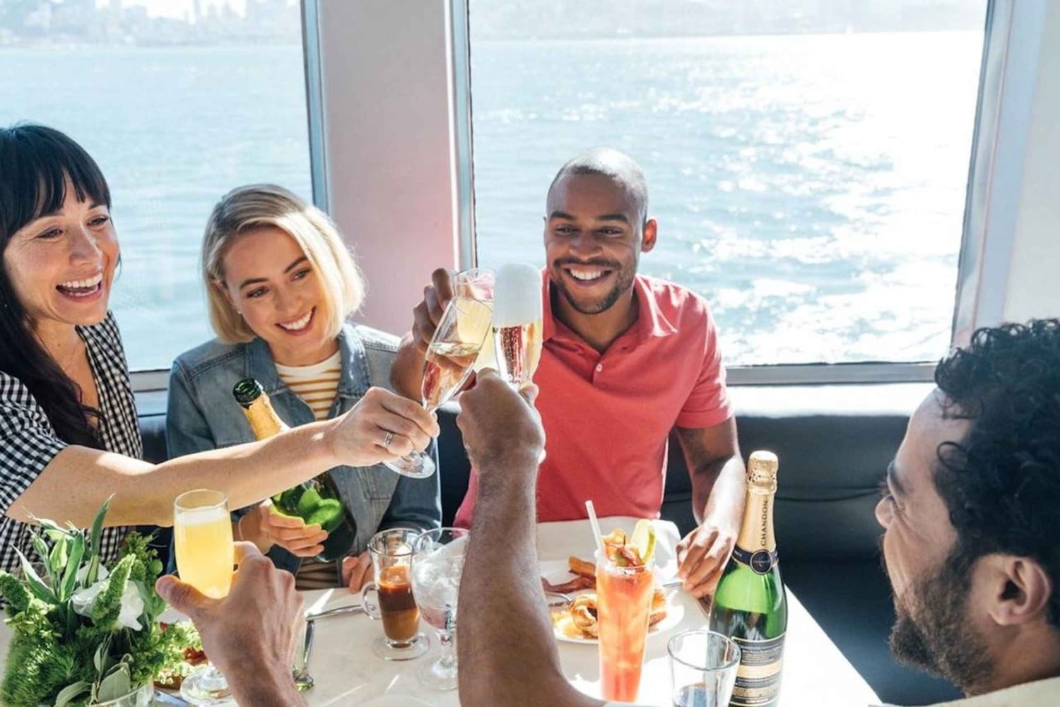 Von New Jersey aus: New York City Buffet Mittagessen oder Dinner Cruise