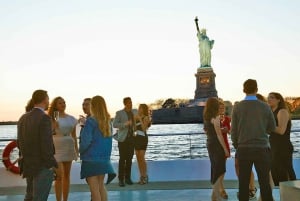 Vanuit New Jersey: lunchbuffet of dinercruise in New York City