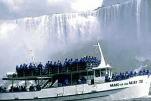 From NYC: Niagara Falls Day Trip with Optional Boat Ride