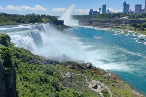 From NYC: Niagara Falls Full-Day Tour with Maid of the Mist