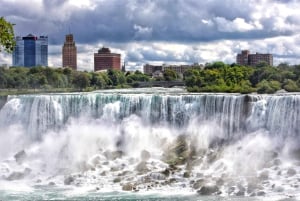 From NYC: Niagara Falls Full-Day Tour with Maid of the Mist