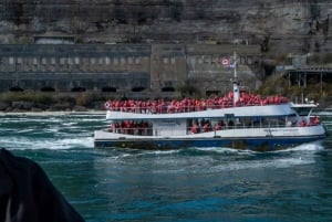 From NYC: Niagara Falls Full-Day Tour with Maid of the Mist
