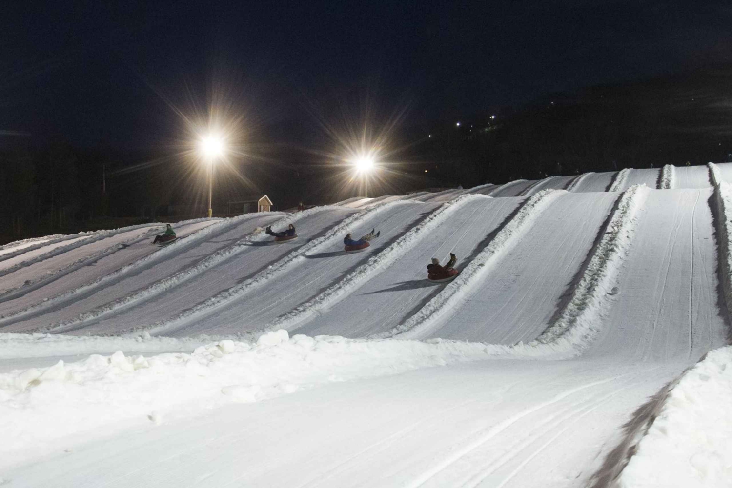 NYC:stä: Mountain Creek Resort -hiihtoretki vuokralla.