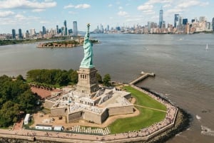From Westchester: Private NYC Helicopter Tour for 2-6 People