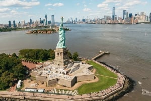 From Westchester: Private NYC Helicopter Tour for 2-6 People