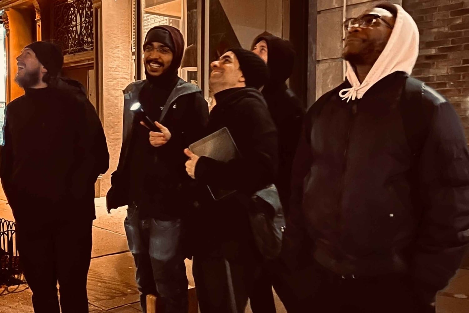 Haunted Village in New York City zu Fuß erkunden