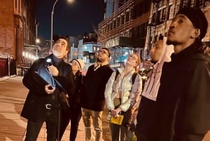 Haunted Village in New York City zu Fuß erkunden