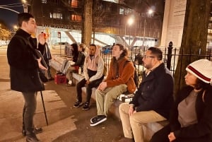 Haunted Village in New York City zu Fuß erkunden