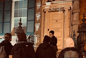 Haunted Village in New York City zu Fuß erkunden