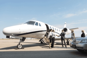 Kennedyn lentoasema: Kennedy-kentällä: Limusiinikuljetus NY:hen