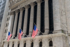 Lower Manhattan Tour: Wall Street & 9/11 Memorial