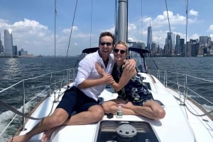 NYC: Private Sailing Tour to Statue of Liberty