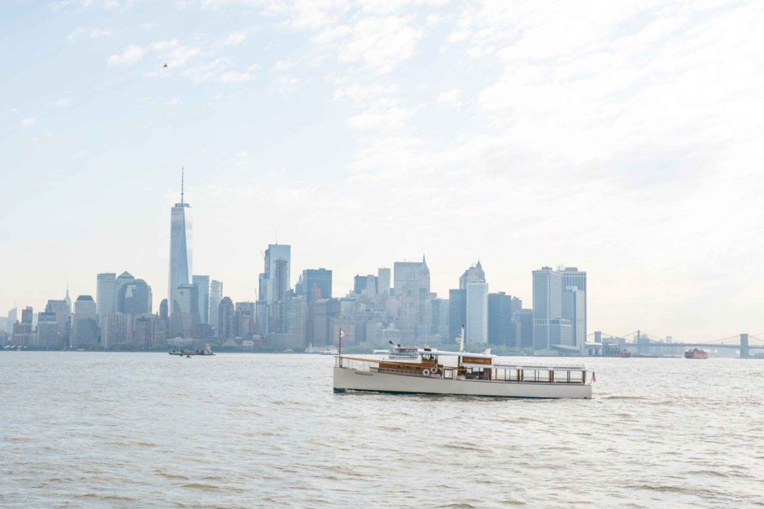 Manhattan: Statuen- und Skyline-Kreuzfahrt an Bord einer Luxusyacht