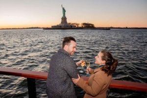 Manhattan: Statue og Skyline Cruise ombord på en luksusyacht