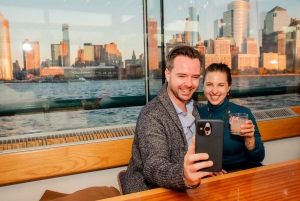 Manhattan: Statuen- und Skyline-Kreuzfahrt an Bord einer Luxusyacht