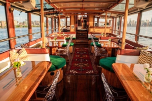 Manhattan: Statuen- und Skyline-Kreuzfahrt an Bord einer Luxusyacht