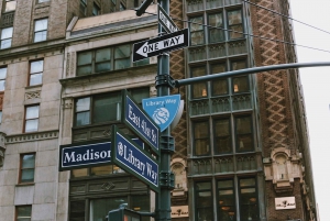 Centro de Manhattan, incluida la entrada al MoMa sin colas