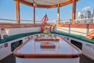 NYC: tour in yacht tra le foglie autunnali del fiume Hudson