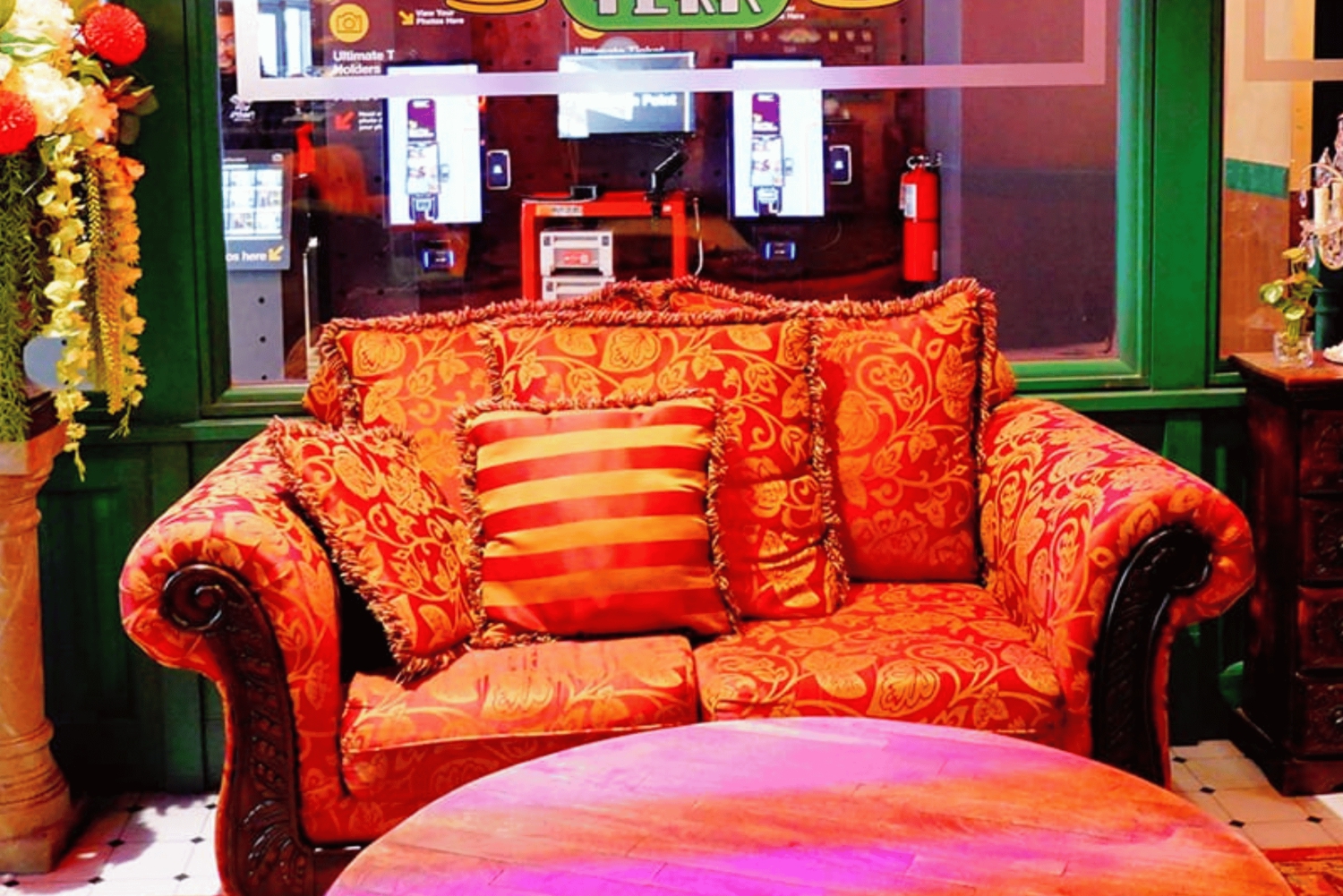 New York City: Friends TV Show Iconic Filming Locations Tour: Friends TV Show Iconic Filming Locations Tour: Friends TV Show Iconic Filming Locations Tour