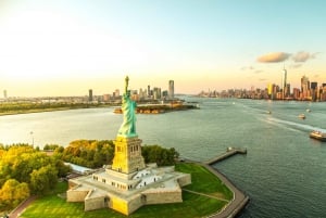 New York City: Guided Highlights Bus Tour and Ferry Ride