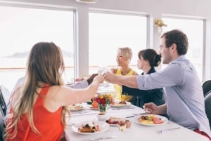 Ciudad de Nueva York: crucero por el puerto con brunch buffet desde el muelle 15