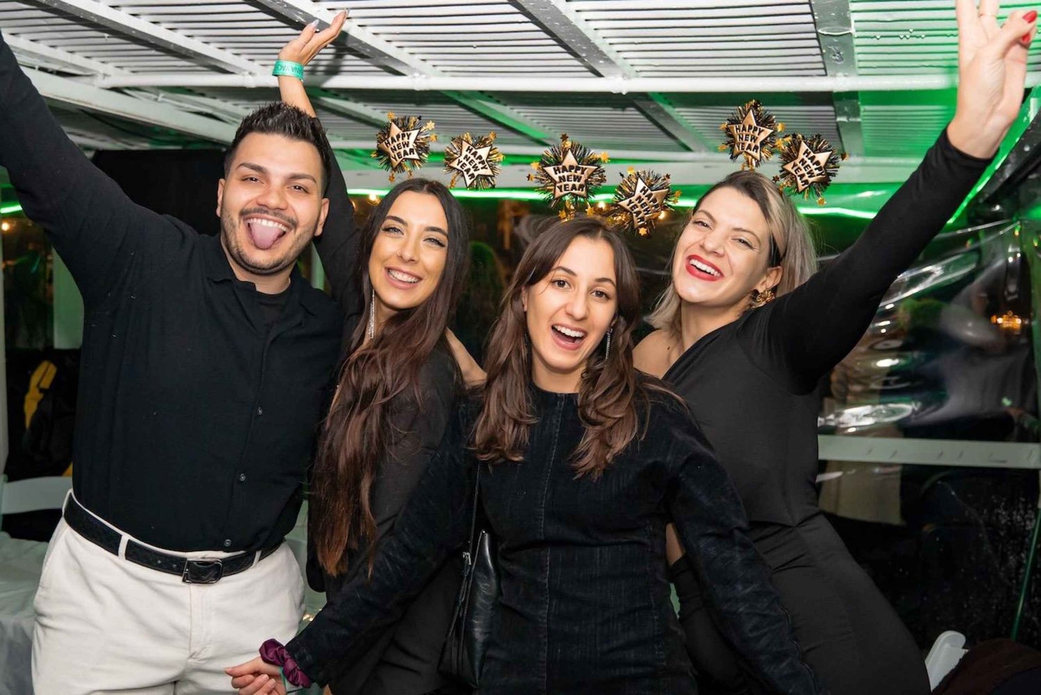 NYC: New Year’s Fireworks Cruise Premium Open Bar, Buffet