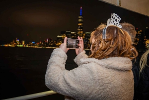 NYC: New Year’s Fireworks Cruise Premium Open Bar, Buffet