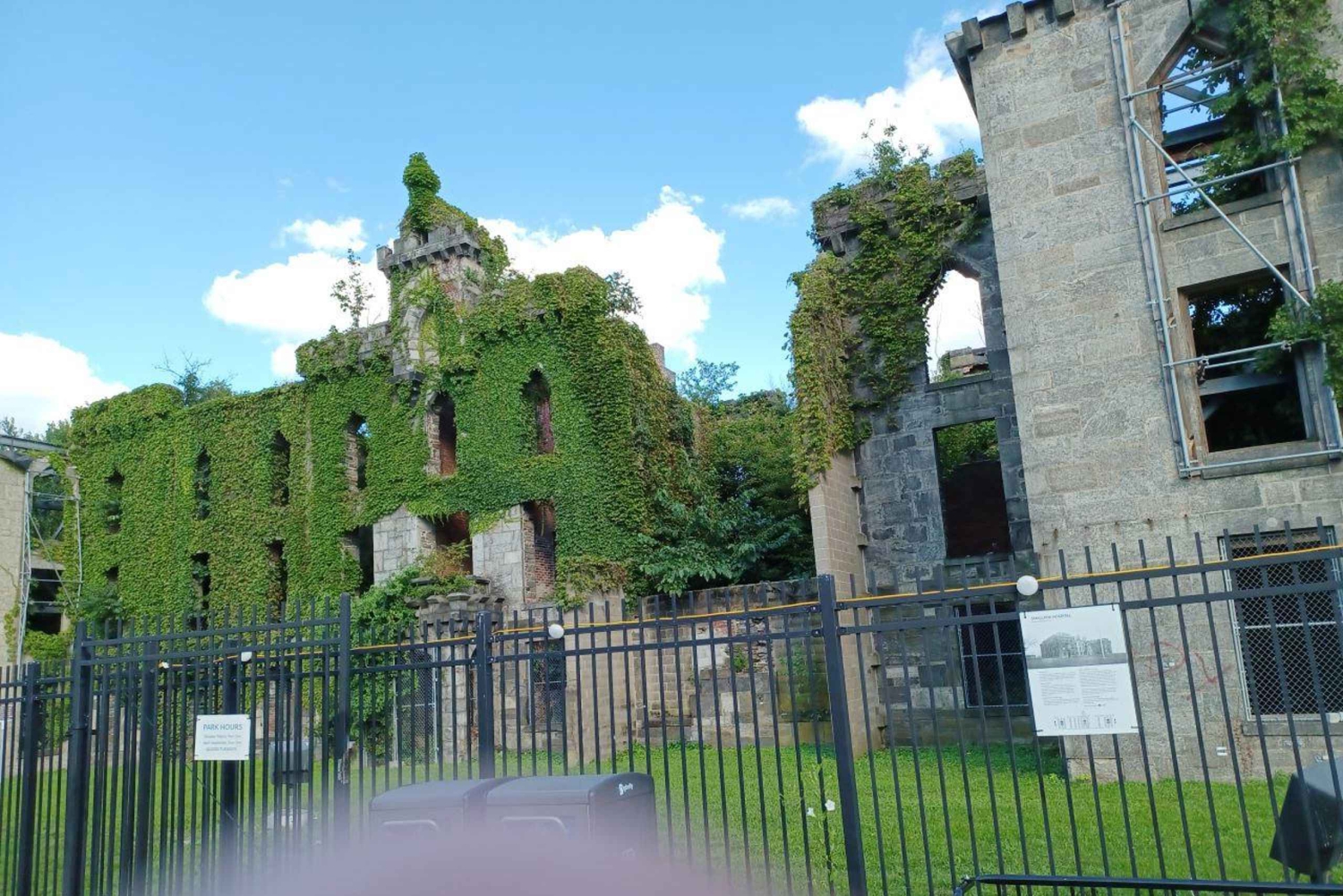 ニューヨーク市：トラム乗車付きルーズベルト島ウォーキングツアー