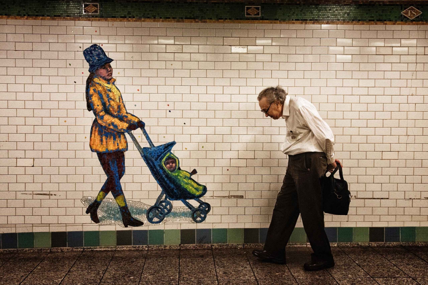 New York City: Tour fotográfico pelas estações de metrô, murais e pessoas