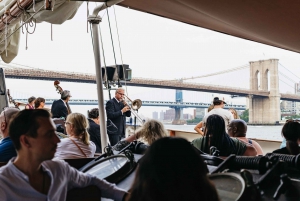 NYC: Epic Tall Ship Sunset Jazz Sail med mulighed for vin