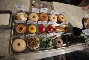 NYC: Guided Delicious Donut Tour with Tastings