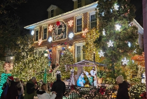 New York: Dyker Heights Christmas Lights Guided Walking Tour: Dyker Heights Christmas Lights Guided Walking Tour