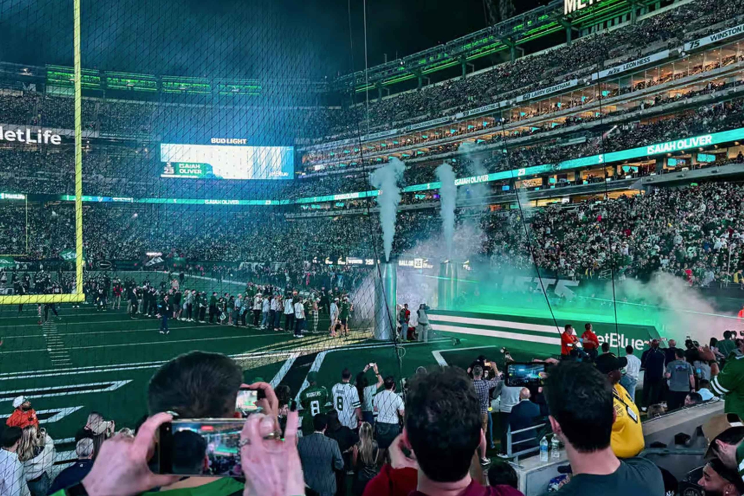 ニューヨーク: メットライフ・スタジアムでのニューヨーク・ジェッツのフットボールの試合