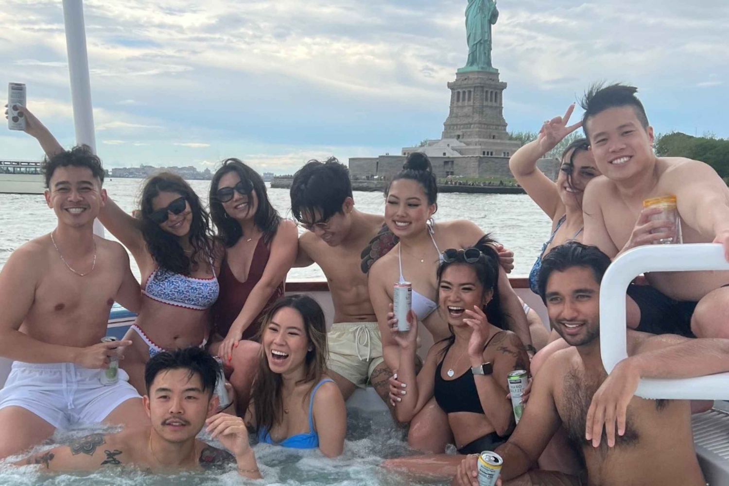 New York: NYC Hot Tub Boat Tour