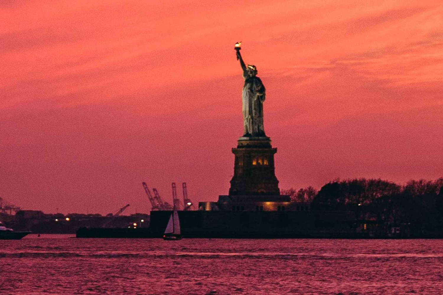 New York: Solnedgangscruise med udsigt til Frihedsgudinden