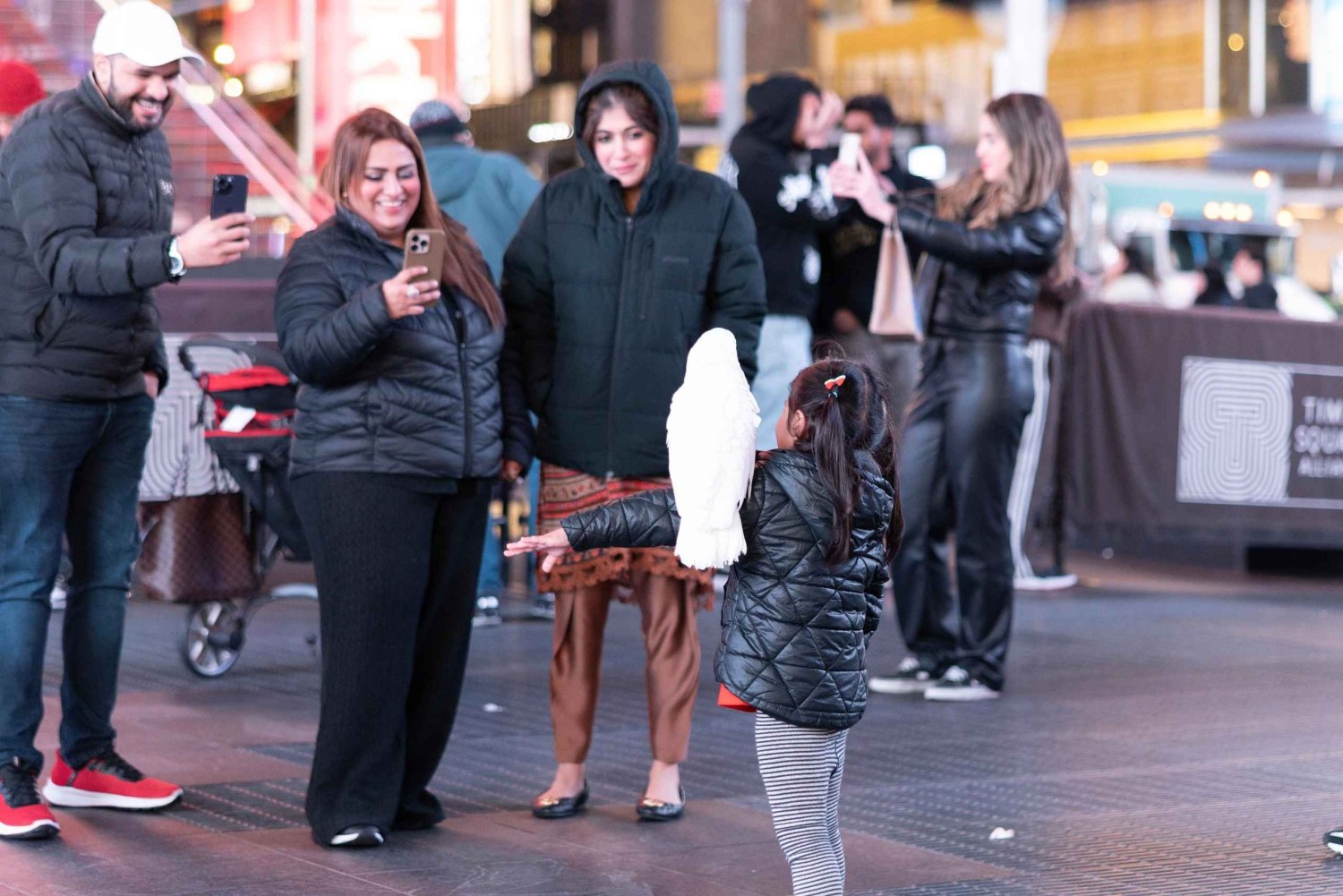 New York: Times Square Evening Walking Tour with Hot Dog