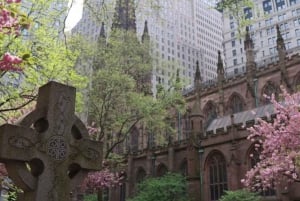 New York: Trinity Tomb Trek App Guide Tour