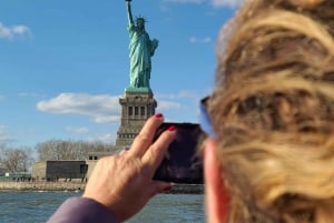 NYC: 1-Hour Holiday Cruise around Statue of Liberty w/ Santa