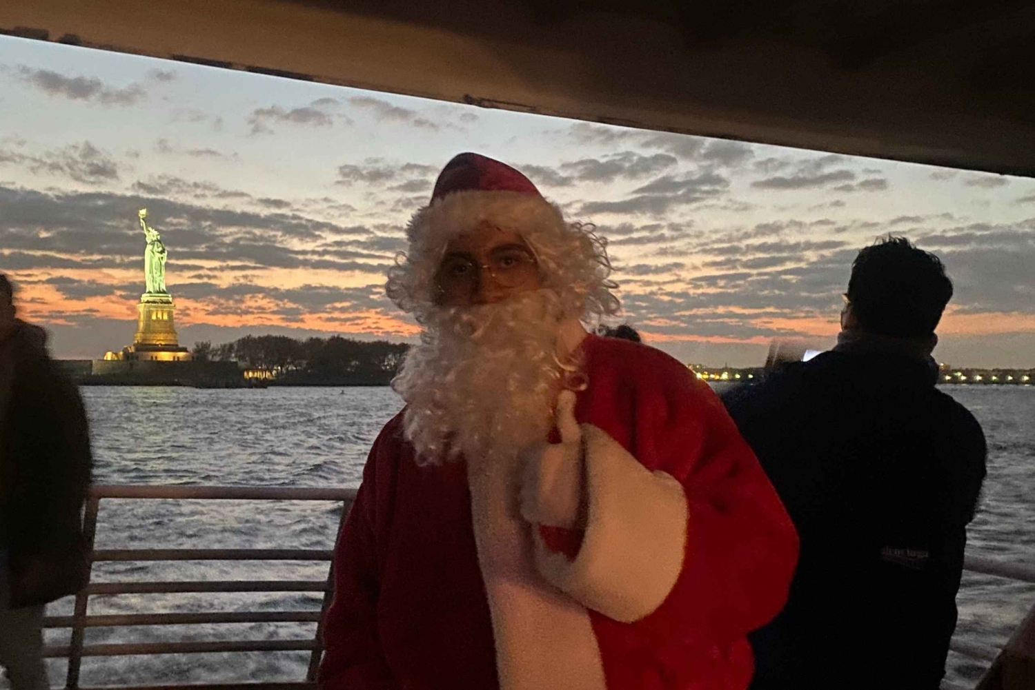 NYC: 90-minute Holiday Cruise at Night with Santa Claus