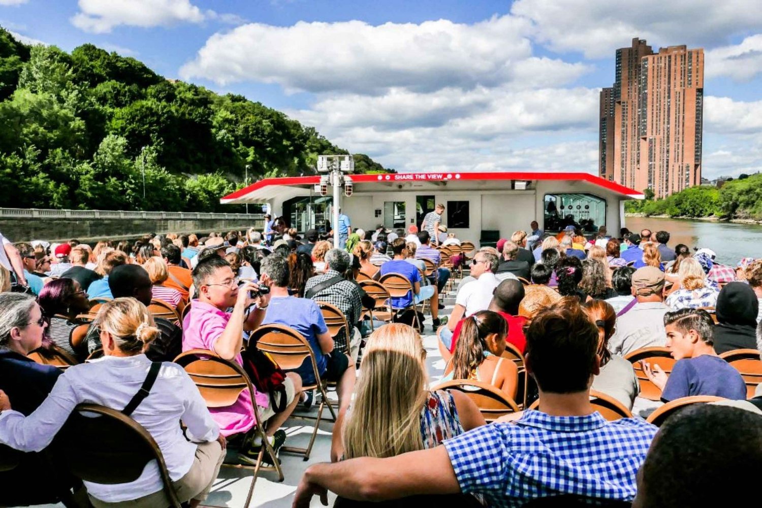 New York: Crociera con il fogliame autunnale di Bear Mountain con salto al botteghino