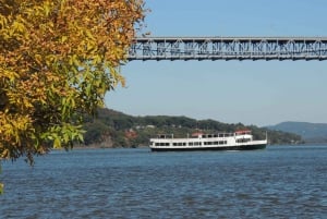 NYC: Bear Mountain Fall Foliage Cruise Pomiń biuro w pudełku