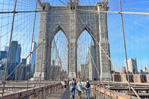 NYC: Brooklyn Bridge and Dumbo Guided Walking Tour